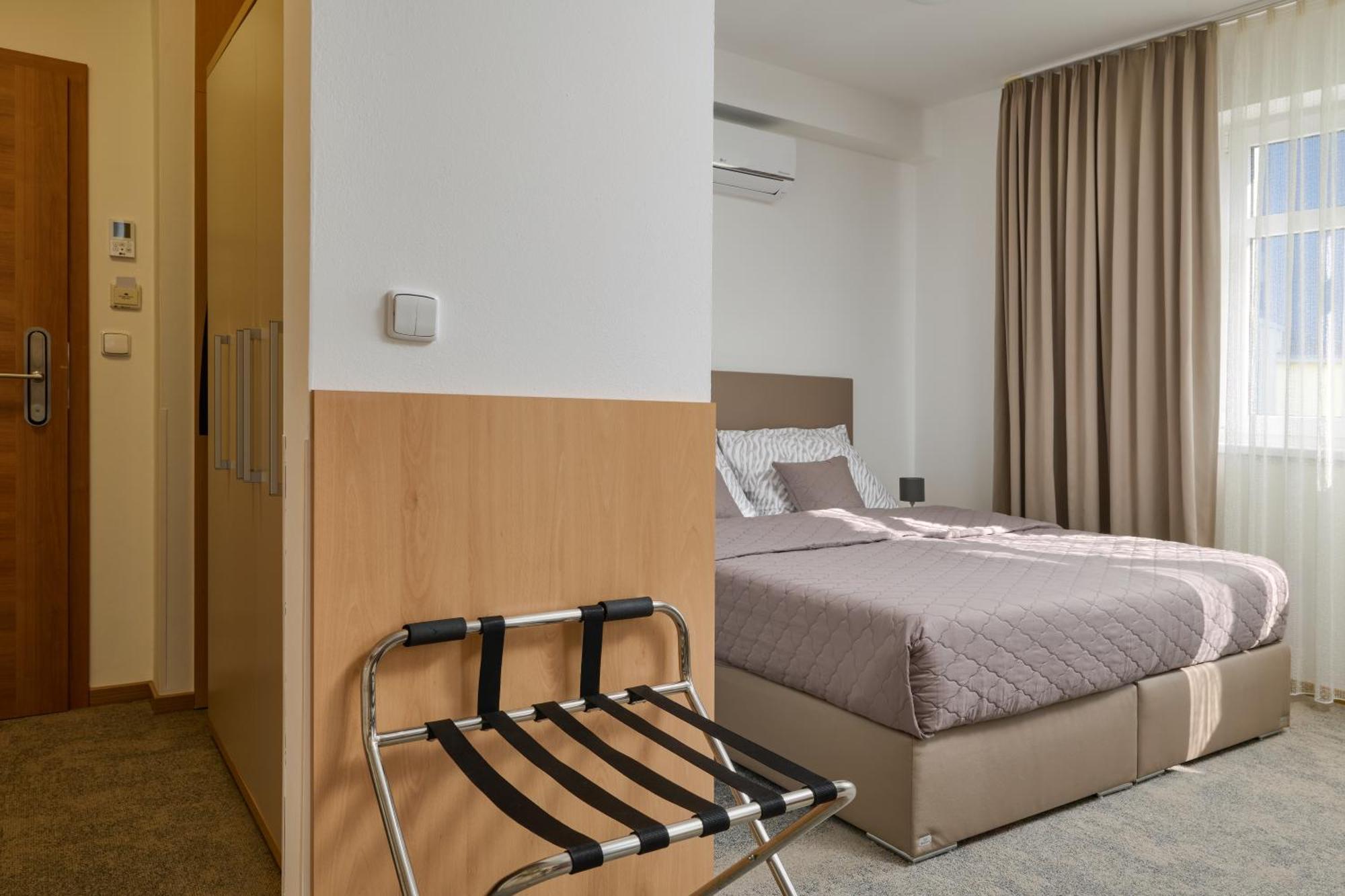 Osvit Aparthotel